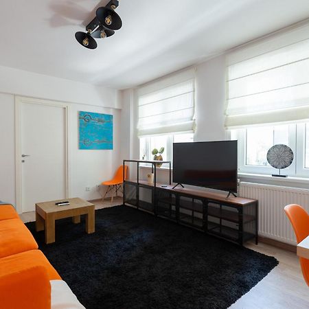 City Center-Cozy One Bedroom Apartment Bukarest Exterior foto